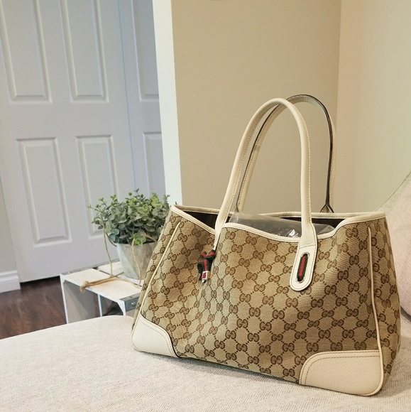 Gucci Handbags - 🎋🎋Brand new Gucci purse authentic